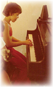 krylyn at piano